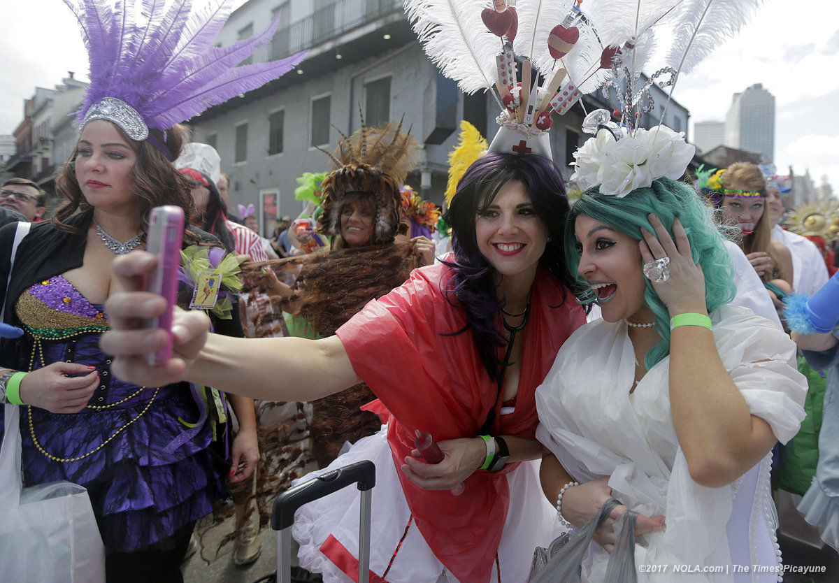 Walking krewes hit the French Quarter: See Mardi Gras photos
